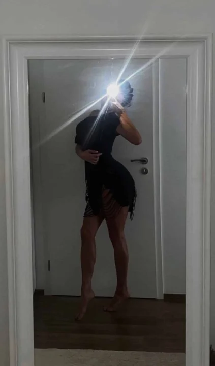 Izabel - Mladá češka s úzkým pasem a velkým zadečkem - inzertní portál edevky.cz to je sex seznamka - sex inzerce - společnice - escort