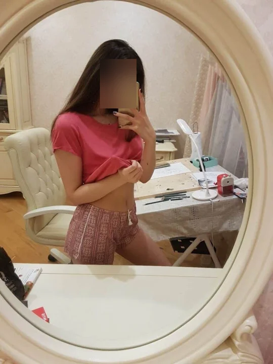 Karin - Mladá brunetka se postará o tvé touhy - inzertní portál edevky.cz to je sex seznamka - sex inzerce - společnice - escort